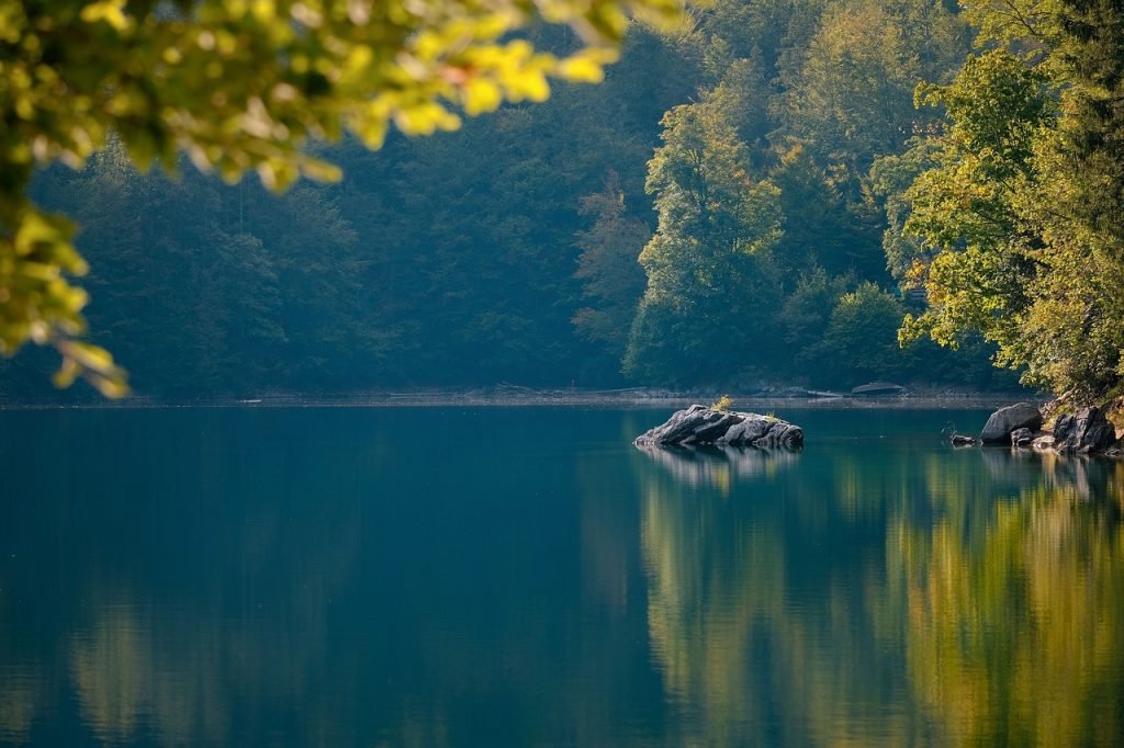 Lakes can be large or small, turbulent or calm. The proper paddle selection makes or breaks the experience.